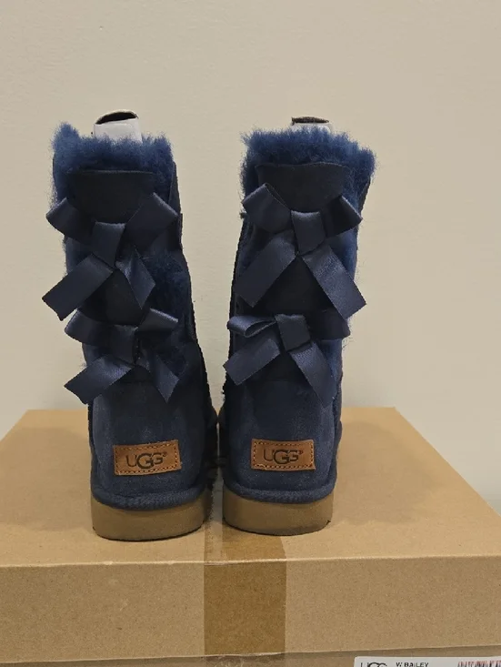 UGG Navy Short Suede Boots with Shearling Trim, 2x Bows On Each Boot - Picture 4 of 14
